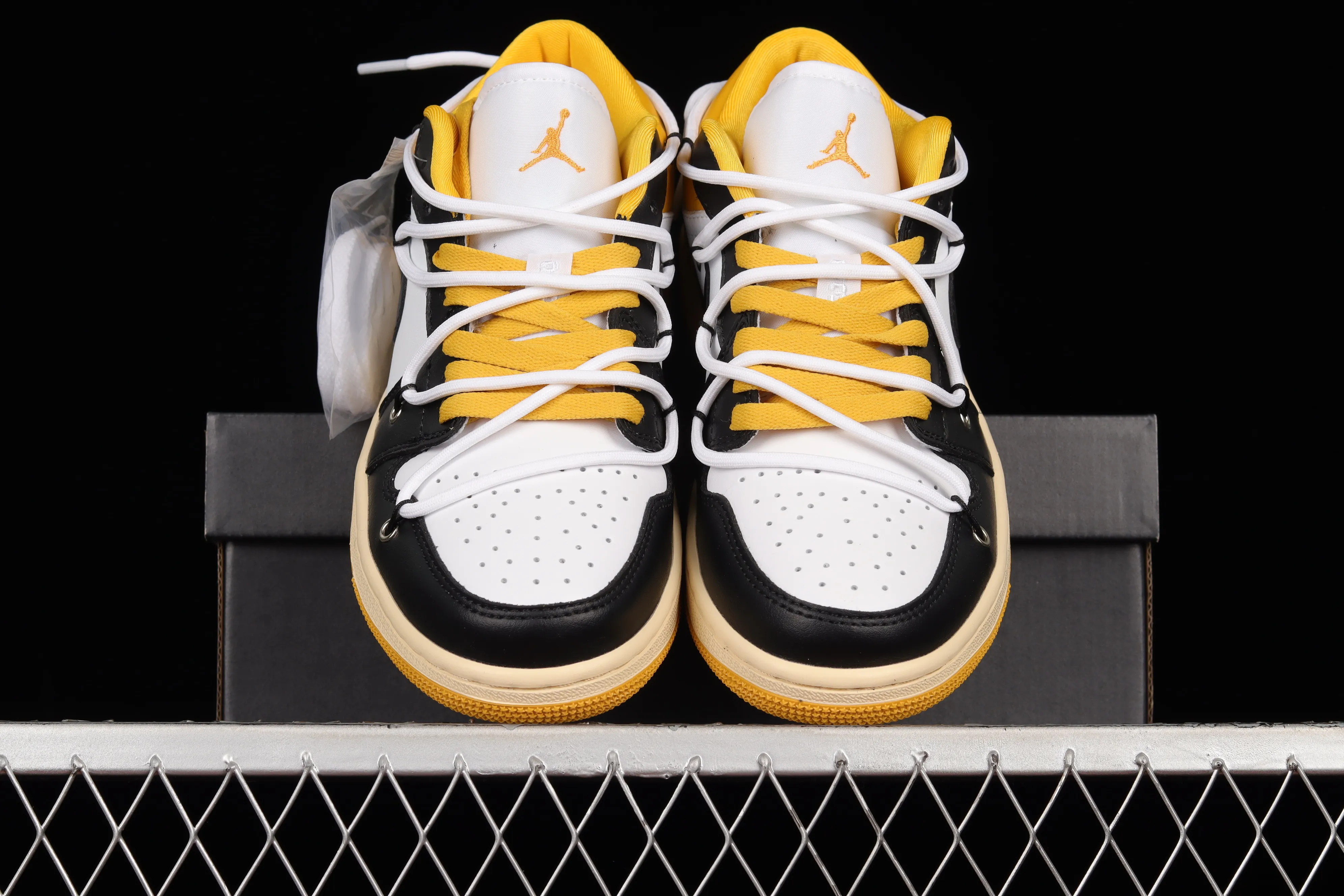 All categories Air Jordan Jordan series basketball shoes Air Jordan 1 Low Z version Air Jordan 1 Low AJ1 Joe 1 customized version Vibe flavor deconstruction Sports culture basketball shoes 553560-171